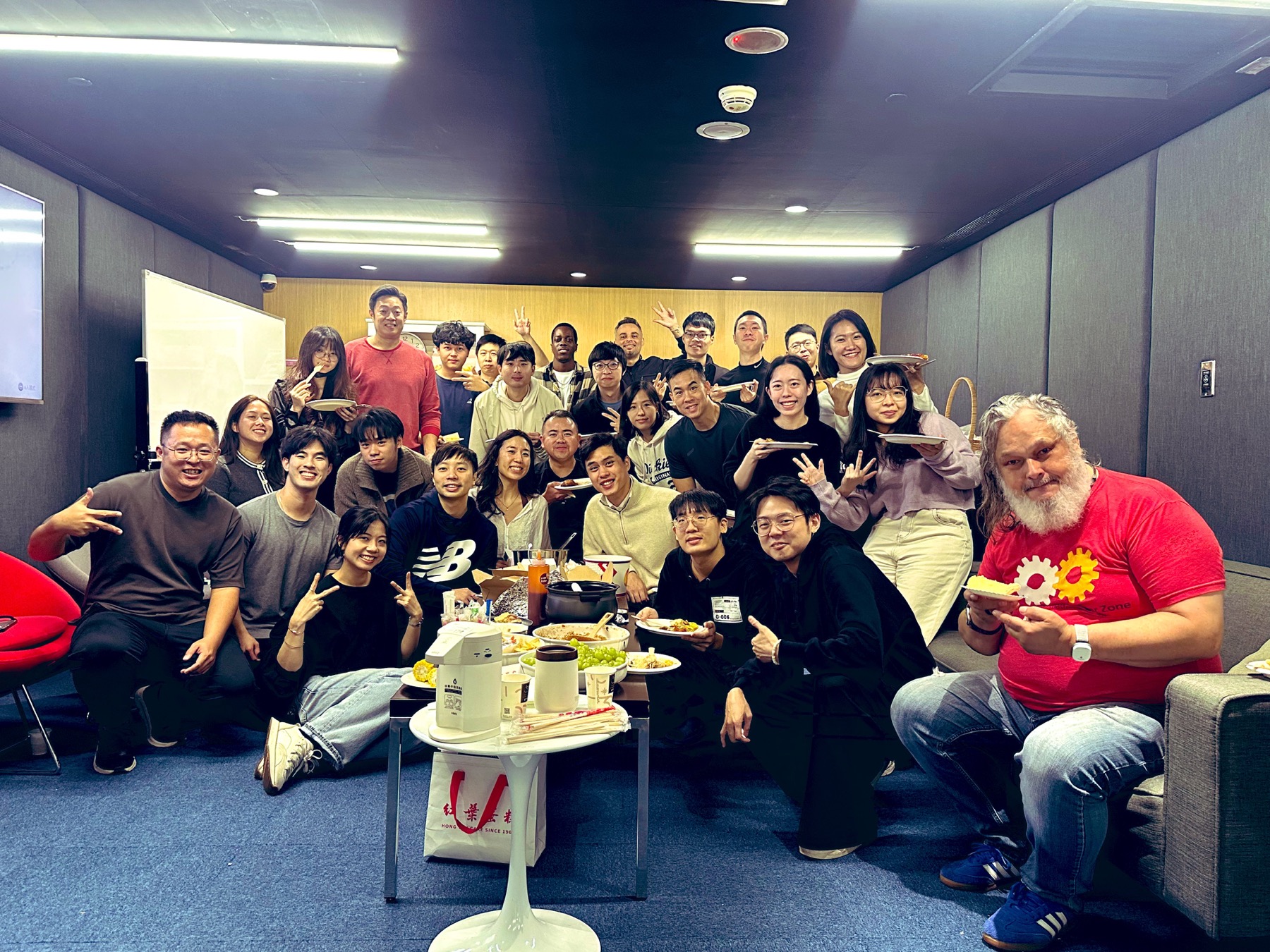 886 Studios community members at a founder session