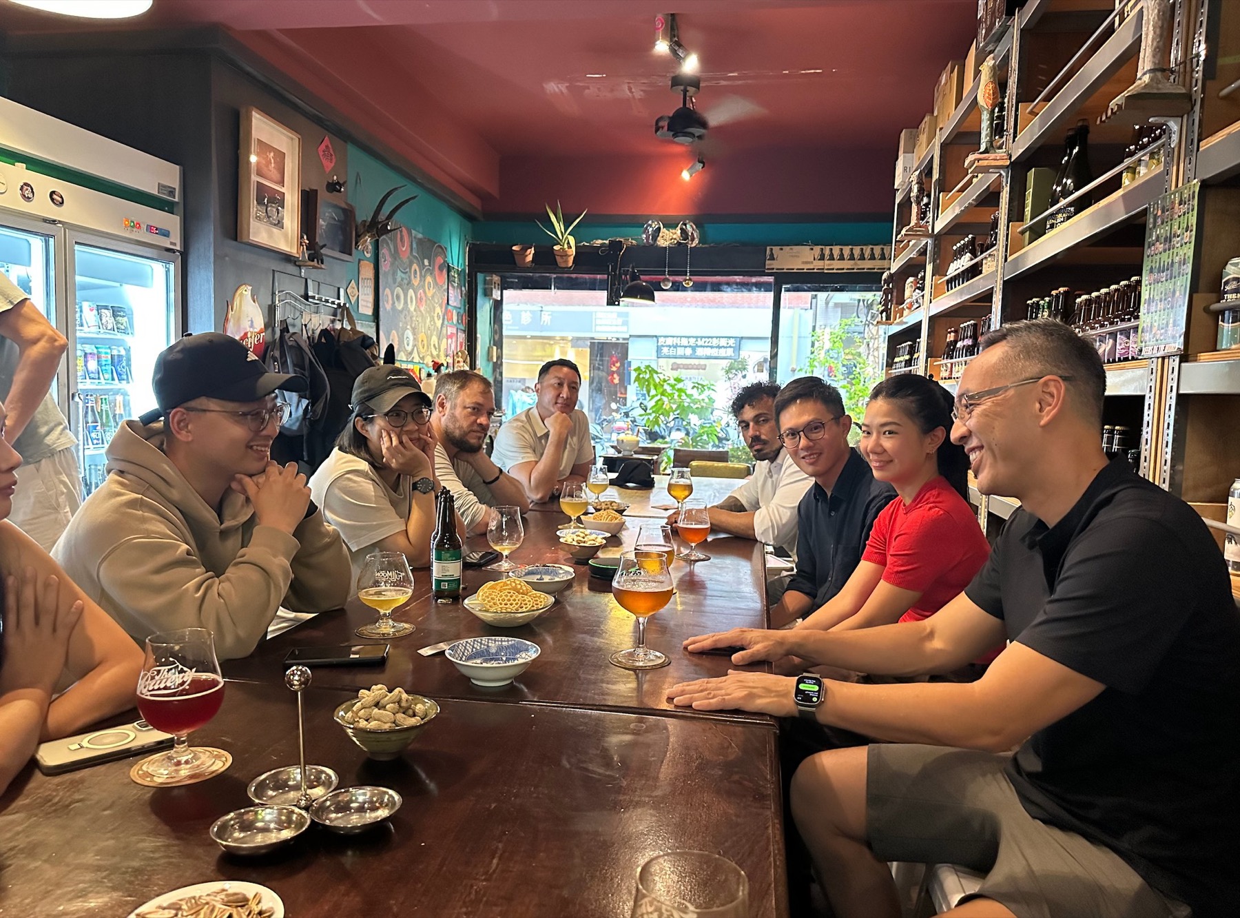 A workshop moment with the 886 Studios founder community